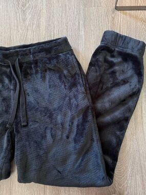 Black Ultra-Soft Fuzzy Jogger Lounge Pants - Size L